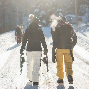 How to Stay Warm When Skiing This Winter